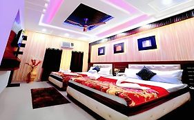 Taj Square A Luxurious Family Homestay